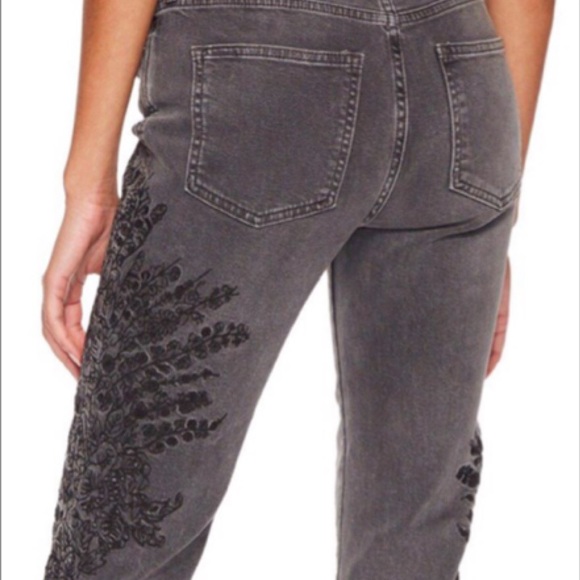 We The Free Gray Cropped Jeans - Picture 2 of 5